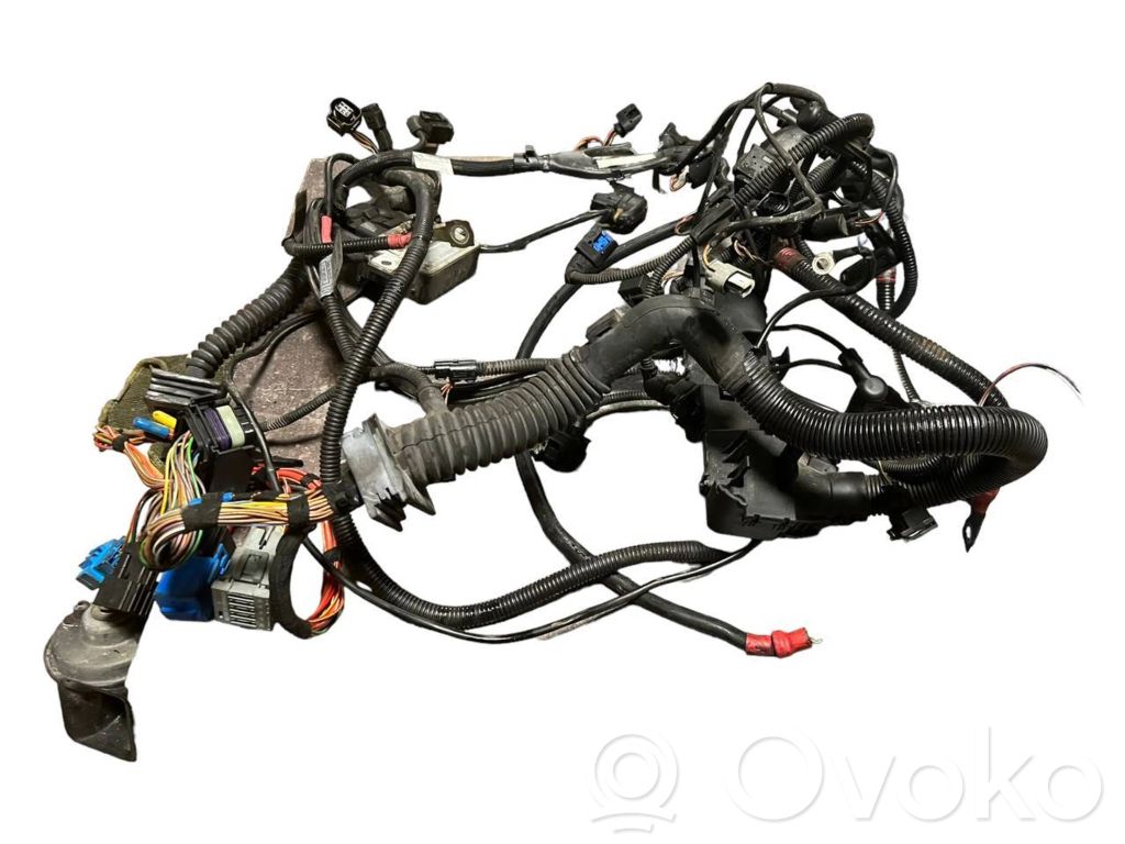 Dzinēja vadu instalācija