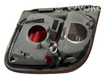 Aizmugurējais lukturis pārsegā