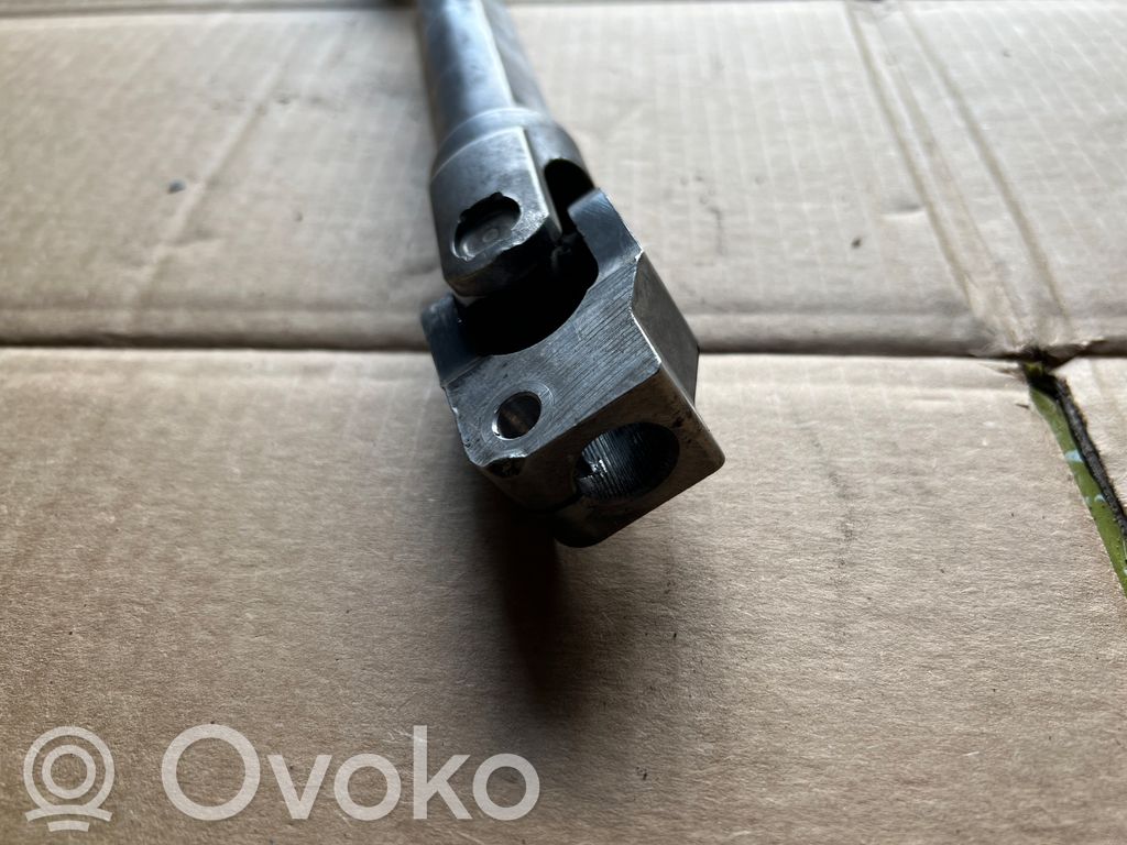 Stūresrata ass krustsavienojums