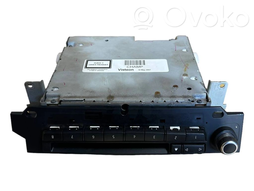 Radio / CD/DVD atskaņotājs / navigācija