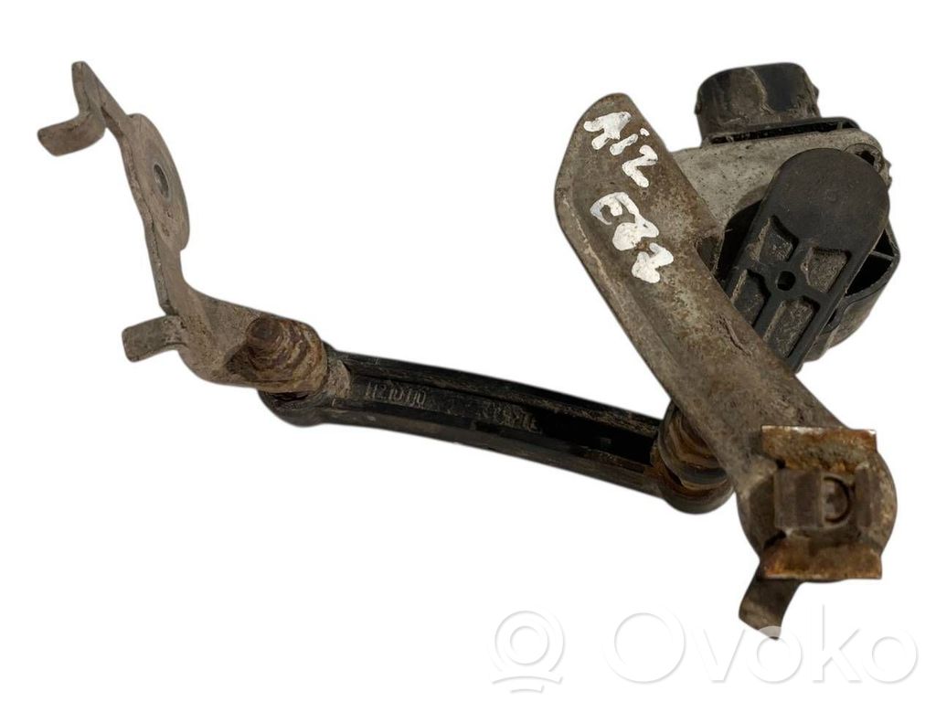 Augstuma sensors (priekšējo lukturu)