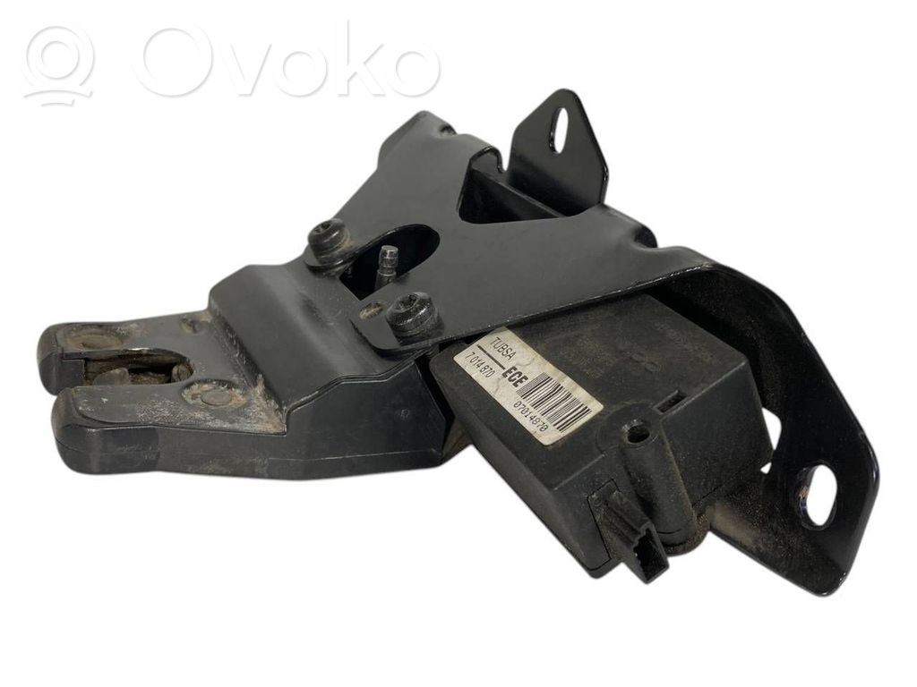 Aizmugurējā pārsega slēdzene