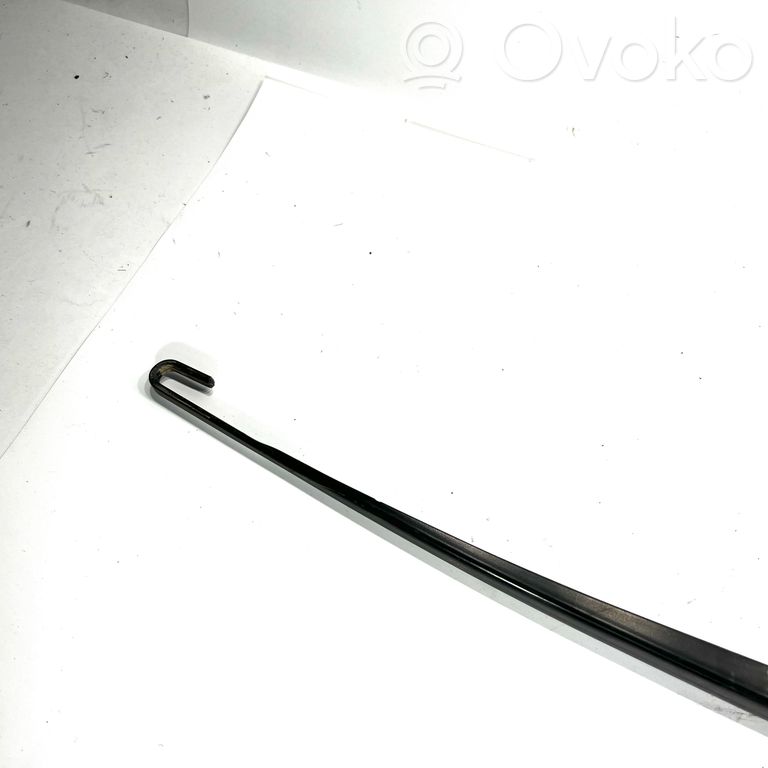 Priekšējā loga tīrītāja kājiņa