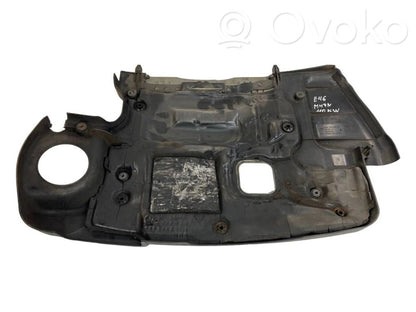 Dzinēja pārsegs (dekoratīva apdare)