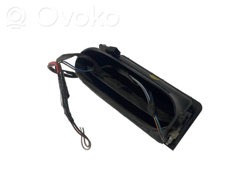 Задняя воздухо-вентиляционная решетка