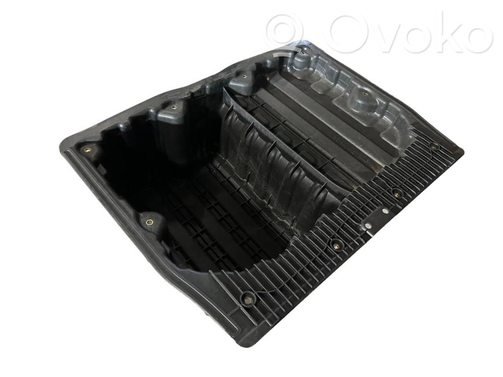 Trunk storage compartment