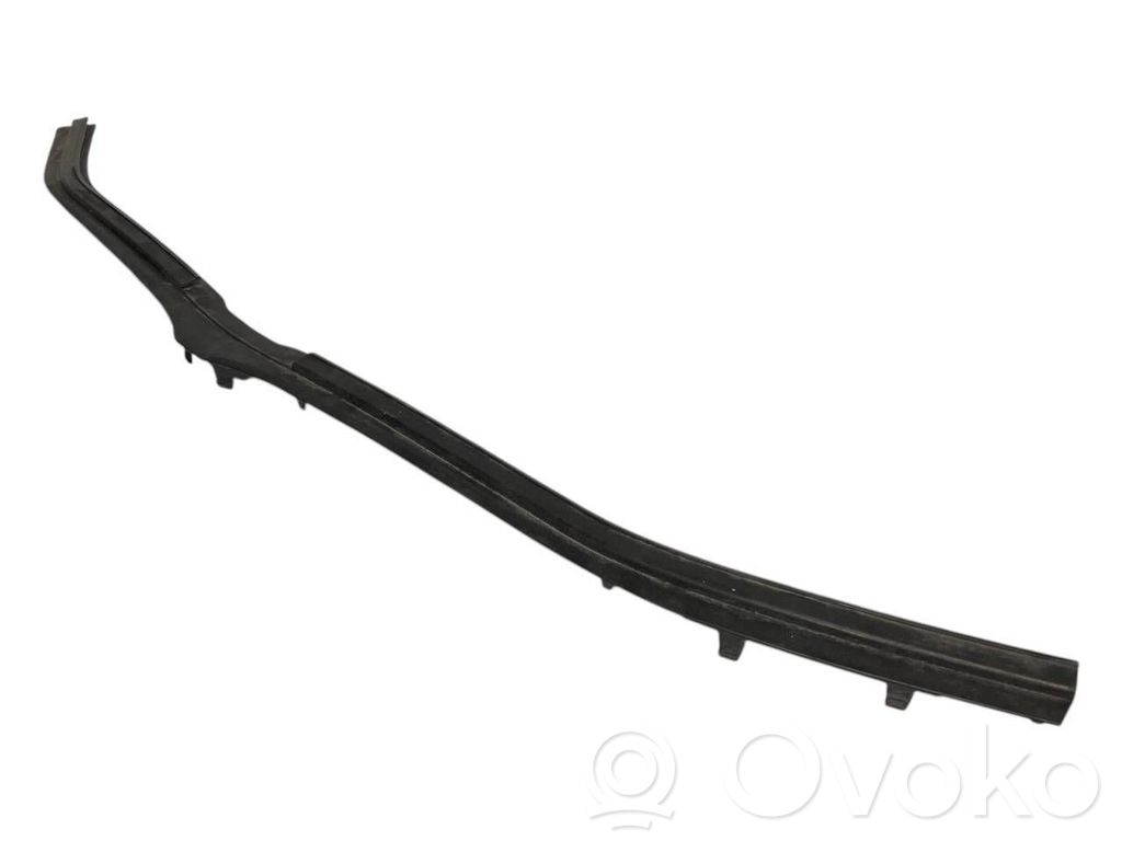 Верхняя часть панели радиатора (телевизор)