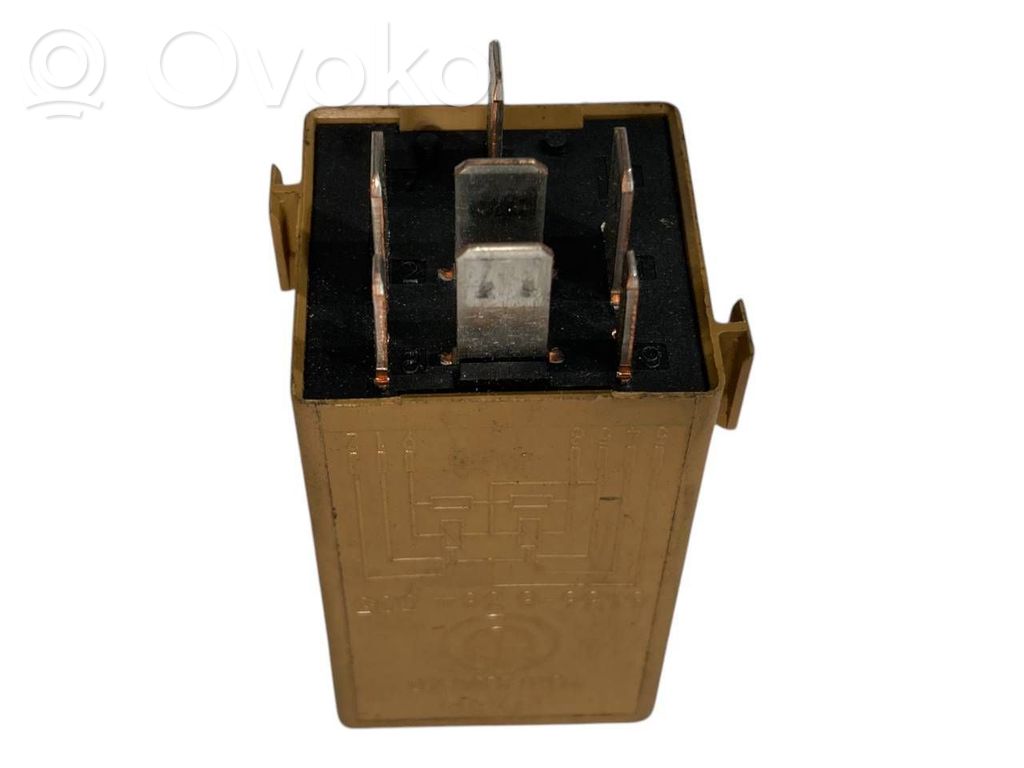 Logu tīrītāju relejs