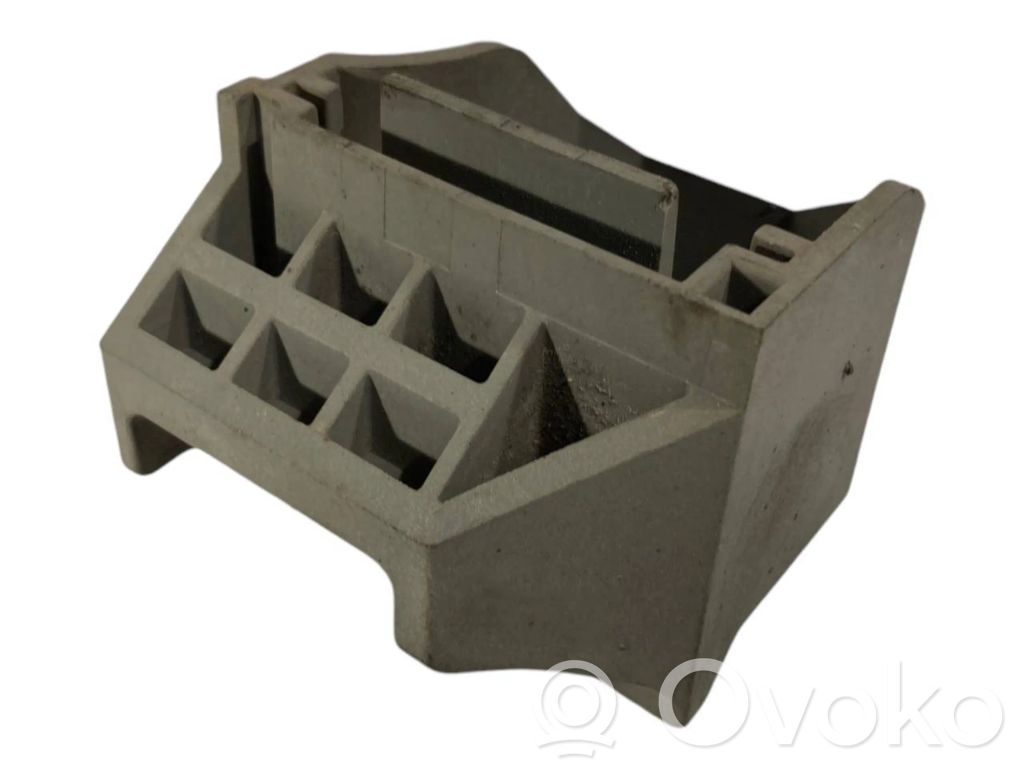 Держатель/кронштейн радиатора(ов)