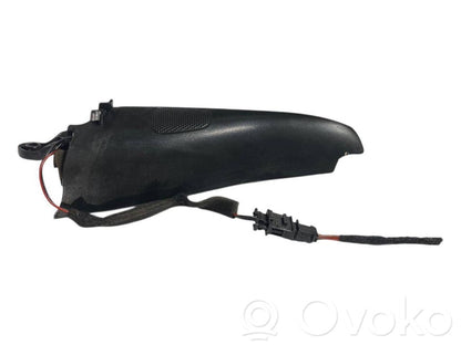 Augsto frekvenču skaļrunis (-i) priekšējās durvīs