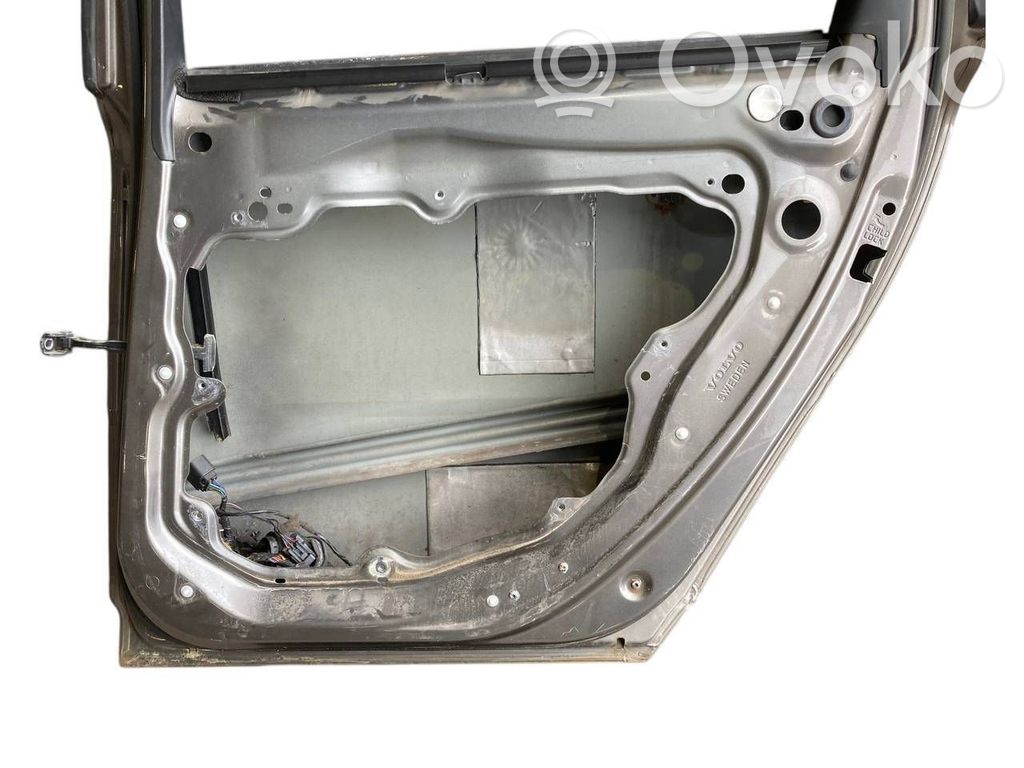 Aizmugurējās durvis