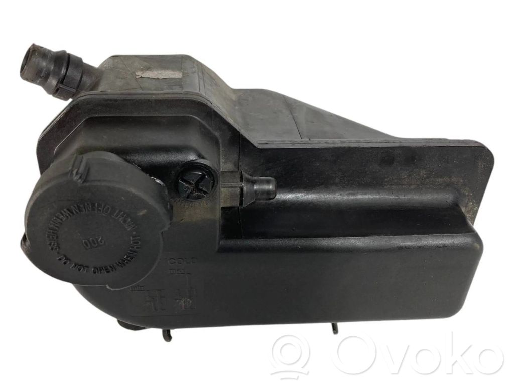 Dzesēšanas šķidruma izplešanās tvertne