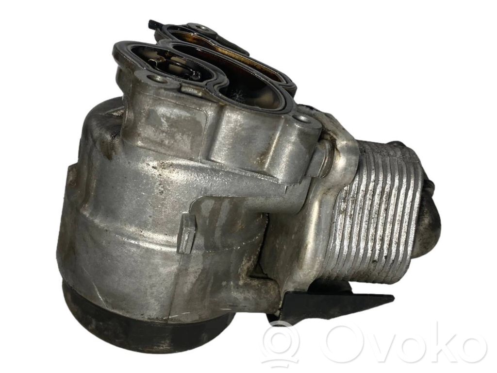 Oil filter holder/cooler