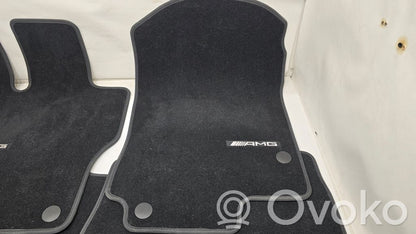 Automašīnu paklāju komplekts