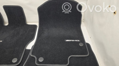 Automašīnu paklāju komplekts