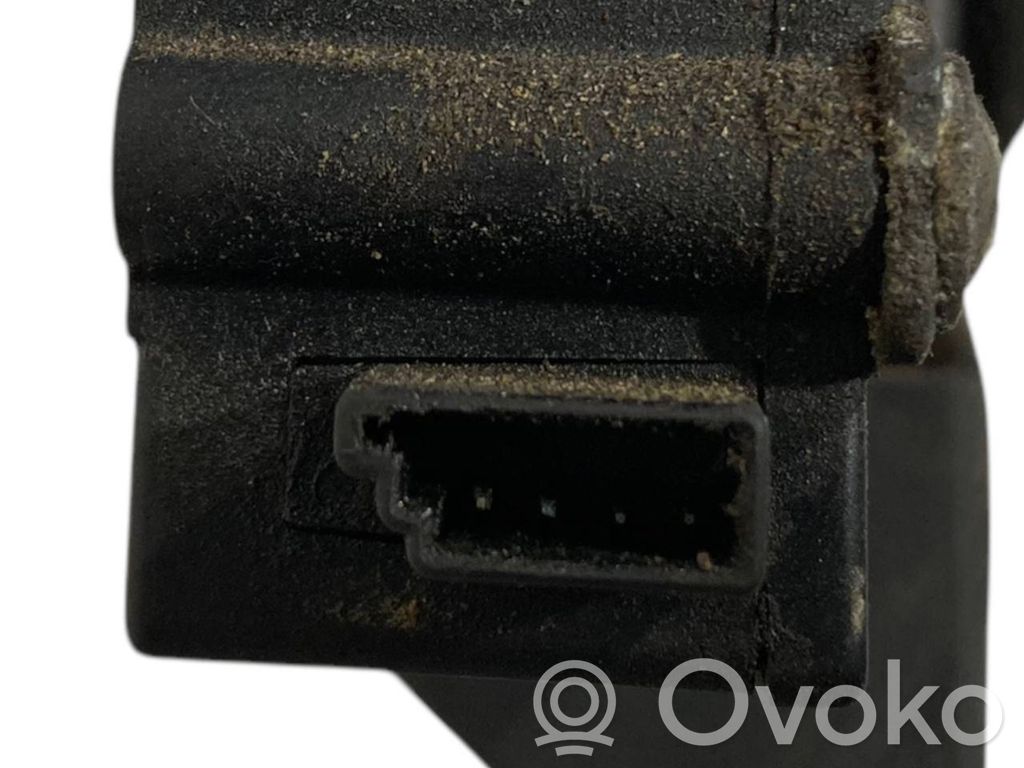 Aizmugurējā pārsega slēdzene