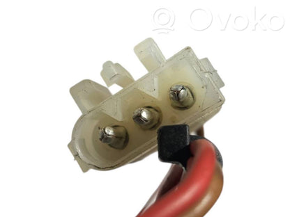 Cigarešu aizdedzināmais aizmugurē