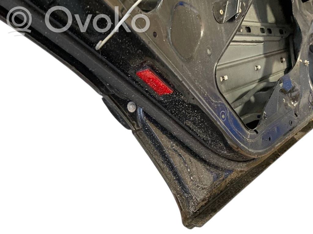 Aizmugurējās durvis