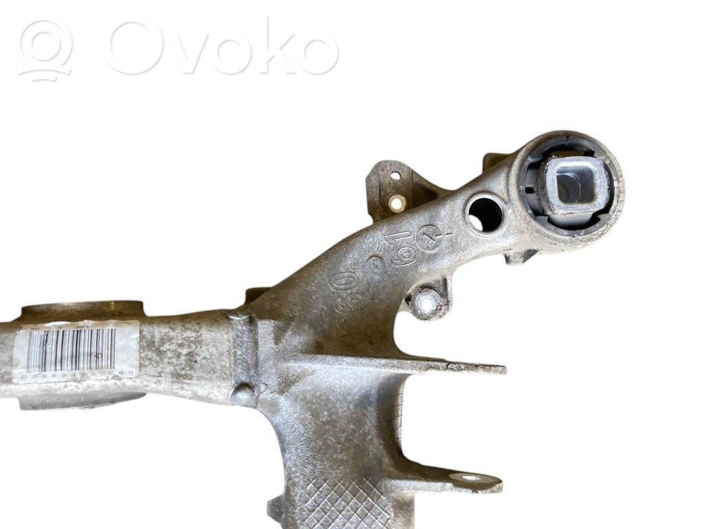 Pusrāmis aizmugurējais / priekšējais