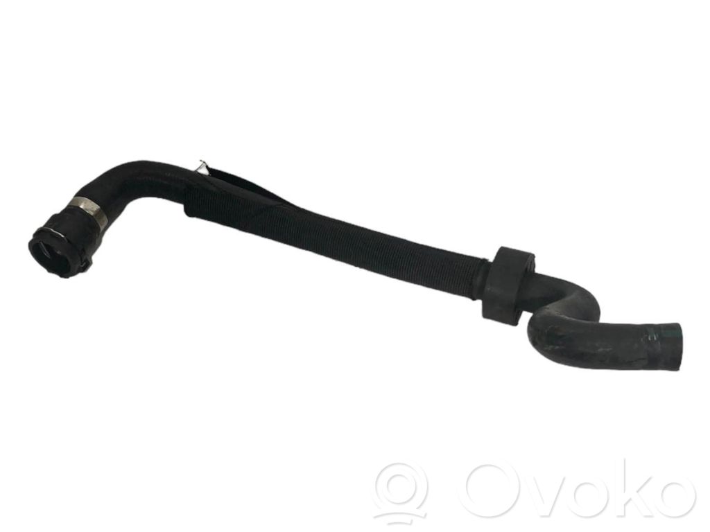 Caurulīte (-es) / šļūtene (-es)