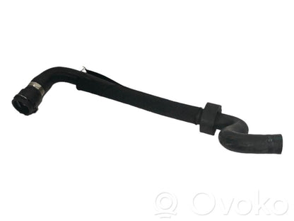 Caurulīte (-es) / šļūtene (-es)