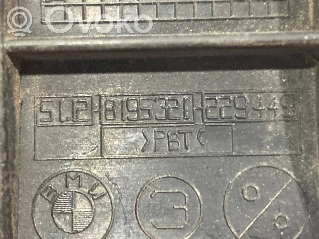 Aizmugurējā bufera montāžas kronšteins