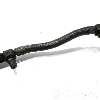 Degvielas caurulīte (-es)