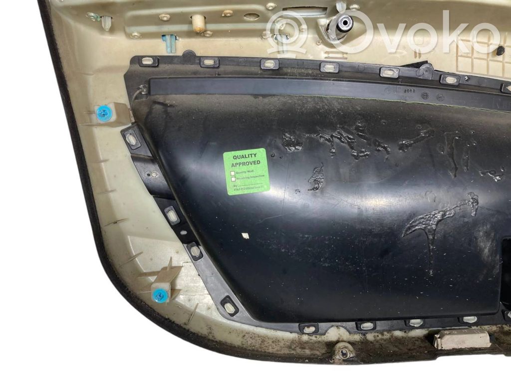 Priekšējo durvju apdare