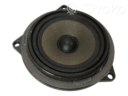 Speaker(s) in front door