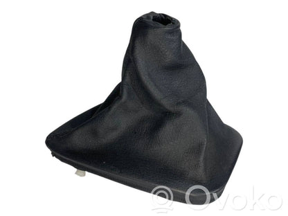 Ātrumu pārslēgšanas sviras dekoratīvā apdare (āda, uzgalis)