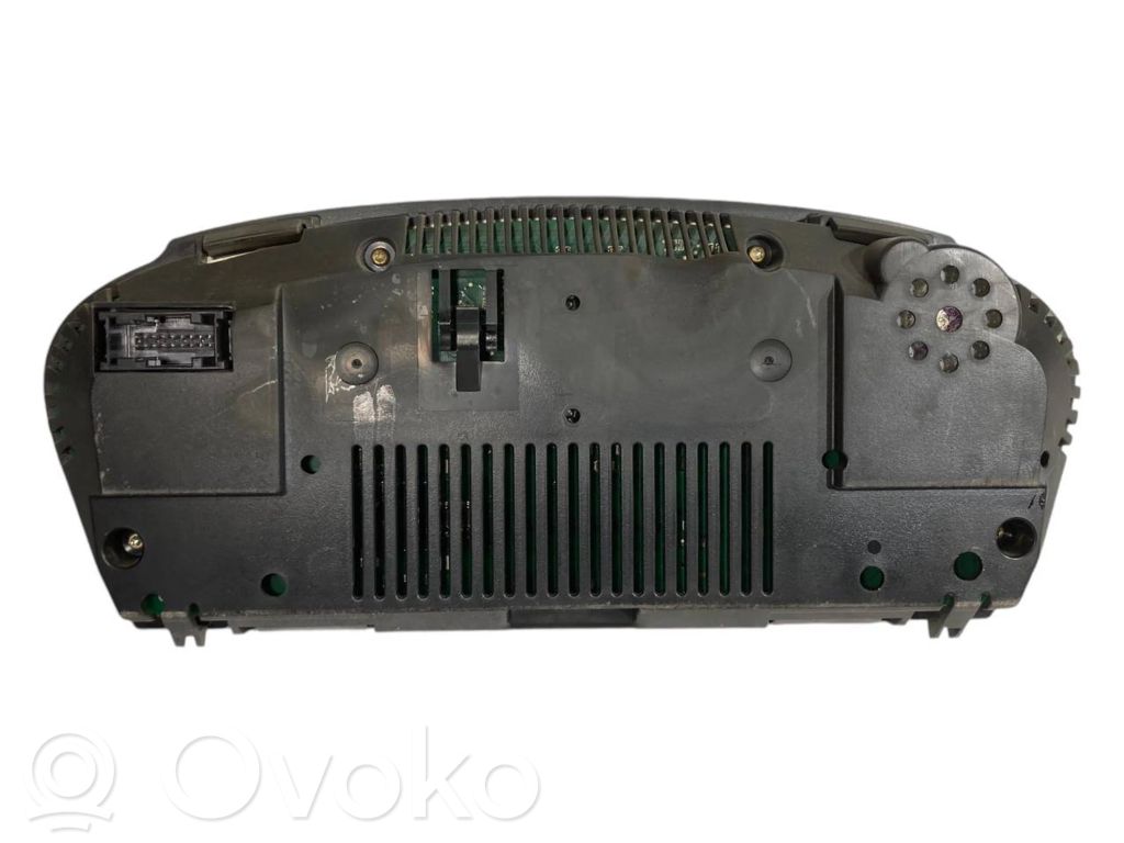 Speedometer (in the instrument panel)