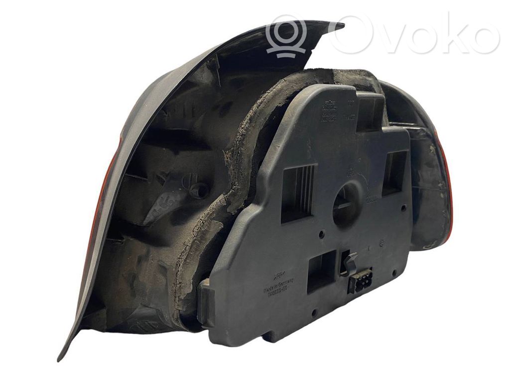 Aizmugurējais lukturis virsbūvē