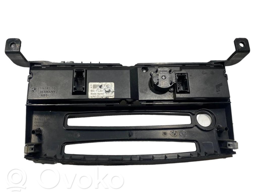 Radiouztvērēja / navigācija dekoratīvā apdare