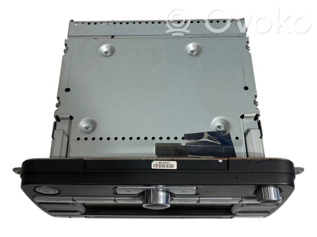 Radio / CD/DVD atskaņotājs / navigācija