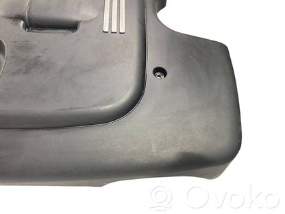 Dzinēja pārsegs (dekoratīva apdare)