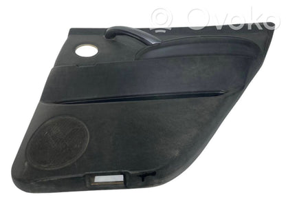 Apšuvums aizmugurējām durvīm