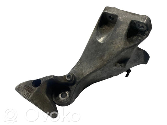 Engine mounting bracket
