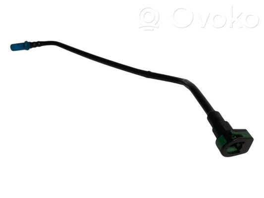 Caurule (-es) / šļūtene (-es)