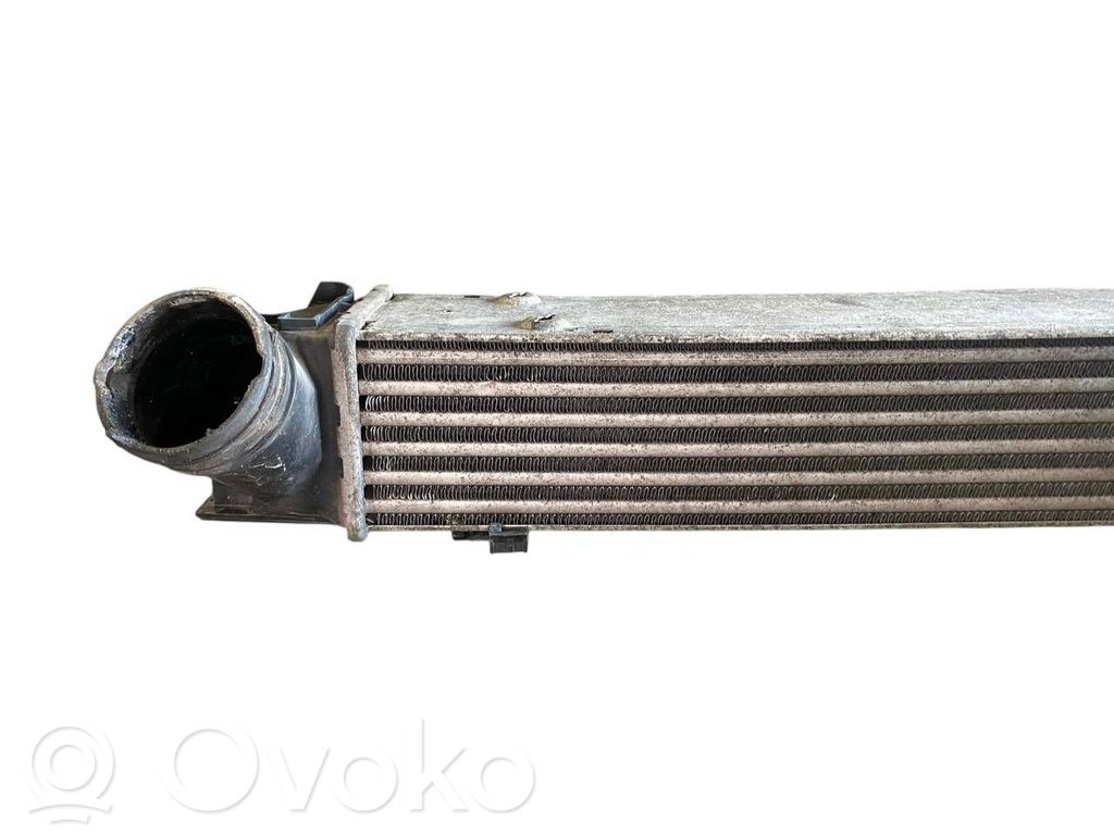 Starpdzesētāja radiators