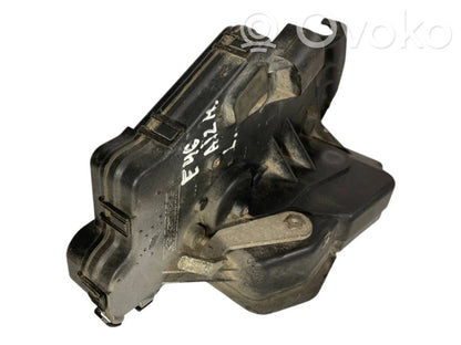 Aizmugurē slēdzene