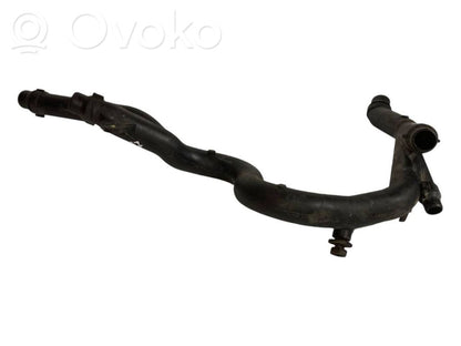 Caurulīte (-es) / šļūtene (-es)