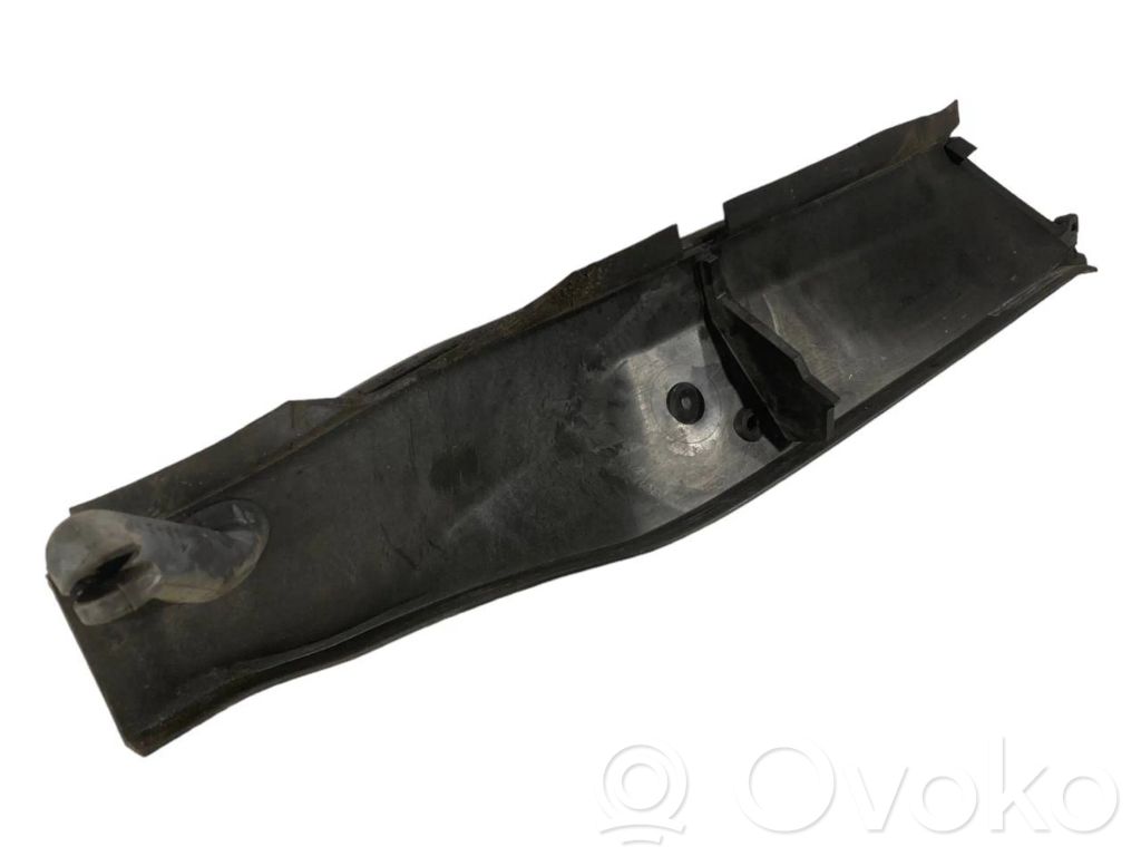 Cita veida dzinēja nodalījuma detaļa