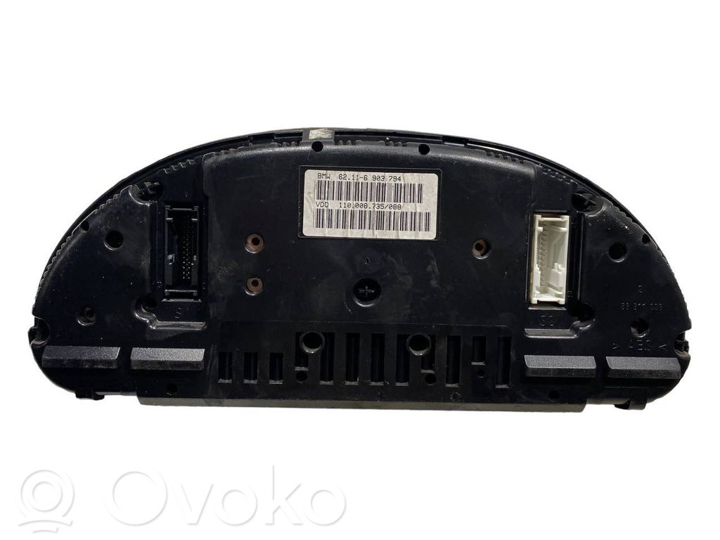 Speedometer (in the instrument panel)