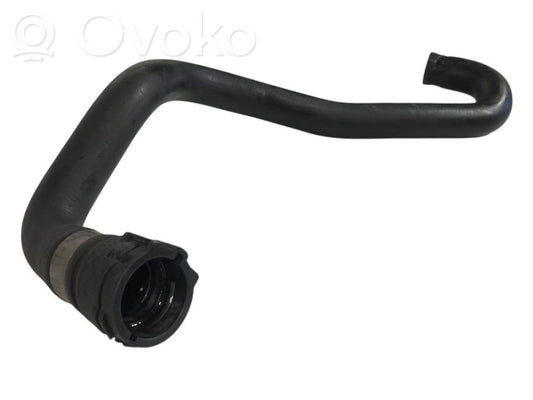 Caurulīte (-es) / šļūtene (-es)