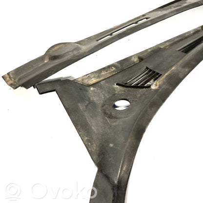 Vējstikla dekoratīvā apdare