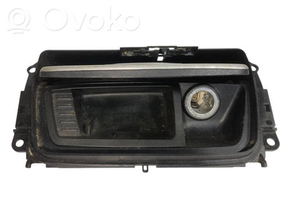 Пепельница (передняя)