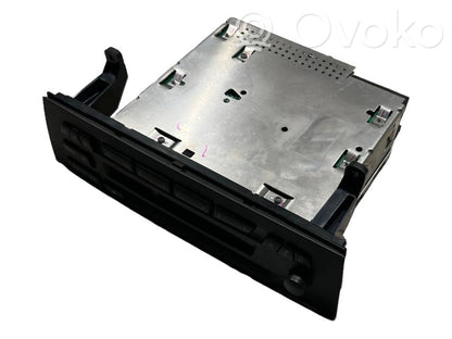 Радио / CD/DVD-плеер / навигация