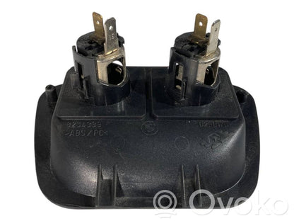 12 V ligzda (aizmugure)