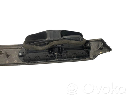 Декоративный щиток панели (центральный)