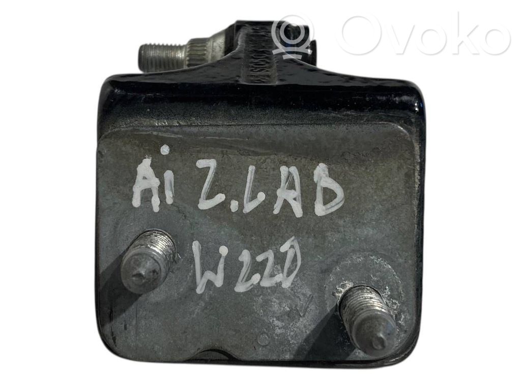 Aizmugurē augšējā vira (eņģe)